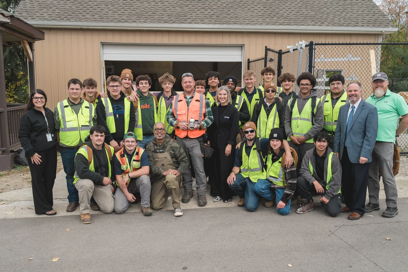 Steel Apple honoree Aaron Swett with Carhartt’s Todd Corley, NCCER’s Stephanie Watts, and Oakland Schools Technical Center Northeast students and administration